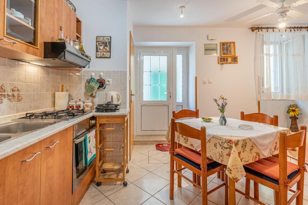 Kovacine Apartment Cres Zewnętrze zdjęcie